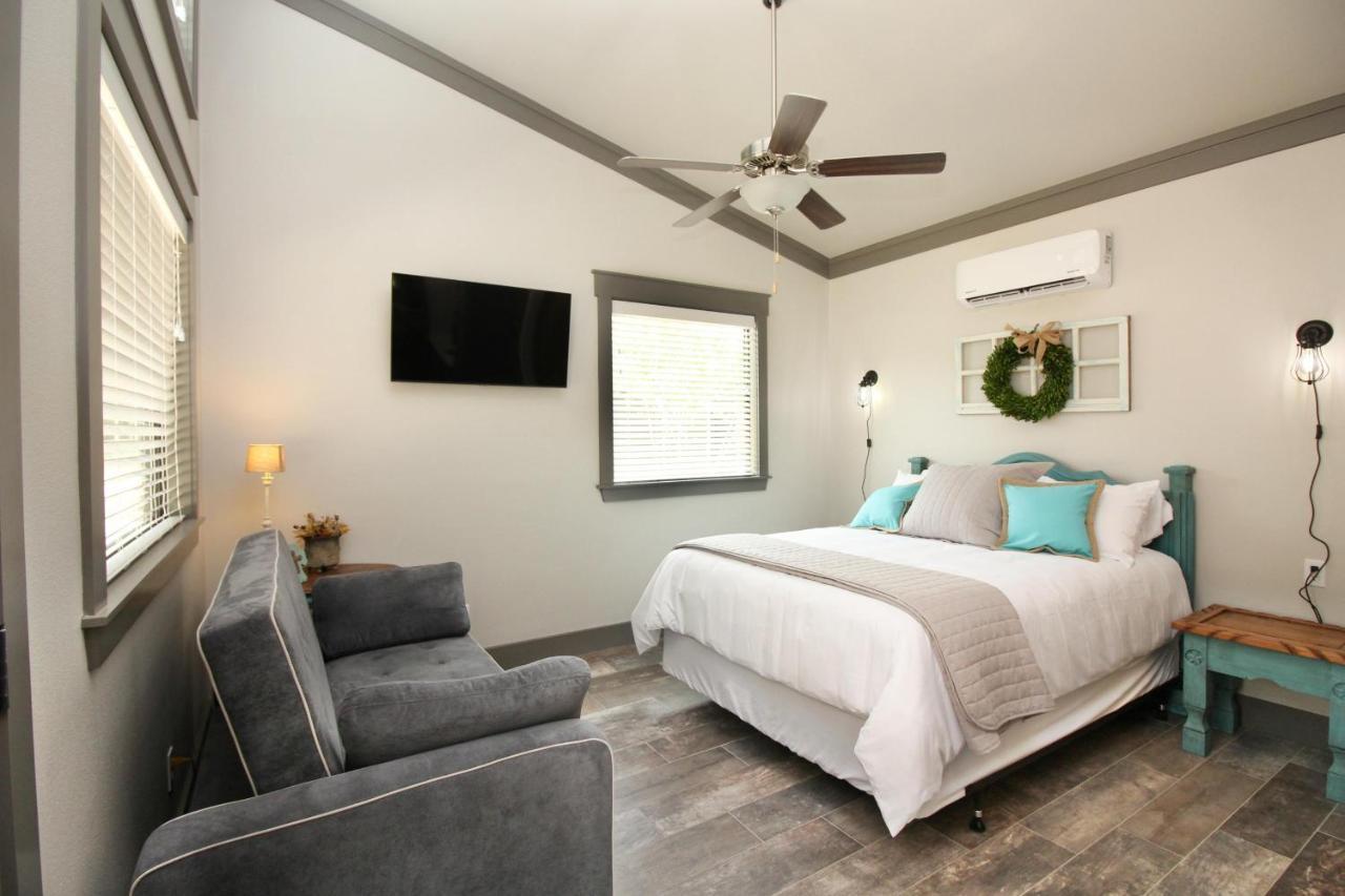 Green Acres Cottages - New Braunfels Suite 温伯利 外观 照片